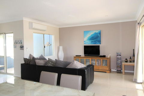 Ocean Breeze - Sydney Tourism 1