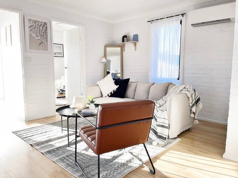 OCEAN MIST - DIRECT BEACHFRONT ON CASEYs BEACH - Sydney Tourism 0