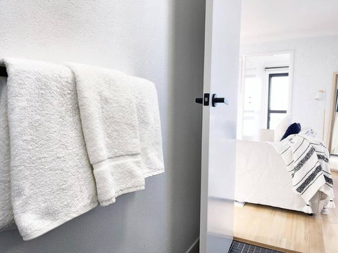 OCEAN MIST - DIRECT BEACHFRONT ON CASEYs BEACH - Sydney Tourism 2