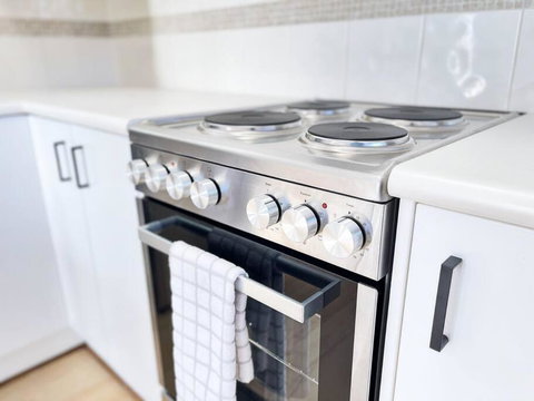 OCEAN MIST - DIRECT BEACHFRONT ON CASEYs BEACH - Sydney Tourism 3