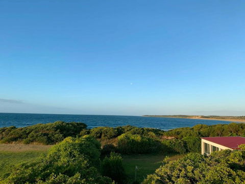 On The Beach & Golf Course Minutes From MTB Trails - Sydney Tourism 3