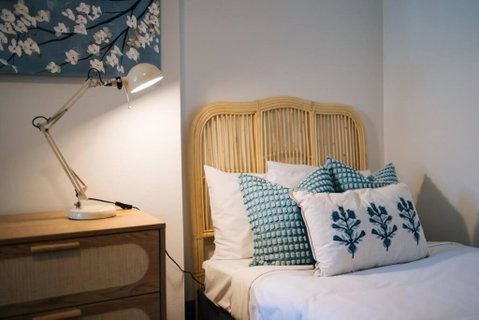 OnceUp A BlueMoon Terrace Nr CBD - Sydney Tourism 1