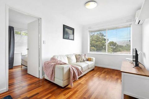 Opposite Rippon Lea Estate - Sydney Tourism 0