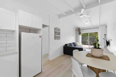 PA2 Stunning Sunshine Beach Apt Pets Welcome - Sydney Tourism 1