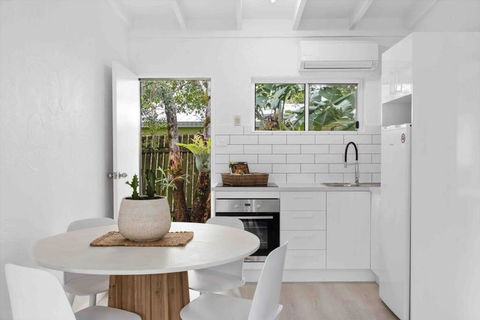 PA2 Stunning Sunshine Beach Apt Pets Welcome - Sydney Tourism 2