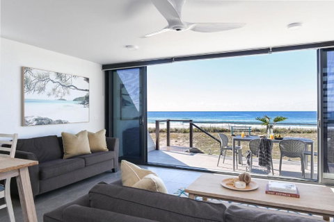 Pacific Dawn On The Beach Two - Sydney Tourism 0