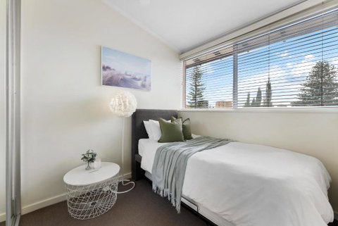Pad Off Pier - 2BR, Wifi - Sydney Tourism 3