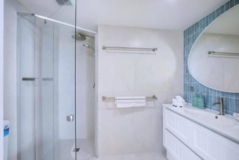 Palm Shore Escape - Elevated Beachfront Living - Sydney Tourism 3