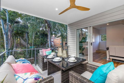 Park Avenue Townhouse Retreat Brisbane Sleeps 10 - Sydney Tourism 2