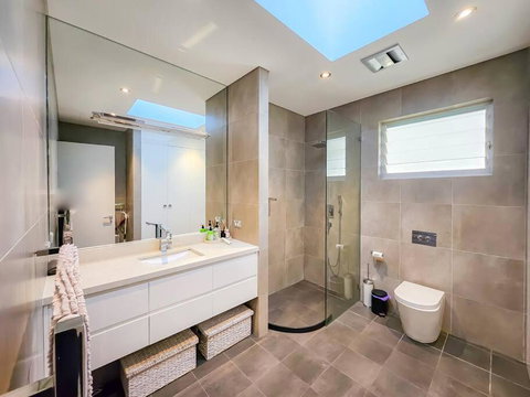 Peaceful 4-Bedroom Family Retreat In Lane Cove - Sydney Tourism 1