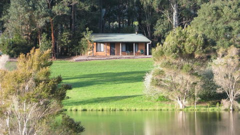 Pemberton Lake View Chalets - Sydney Tourism 1