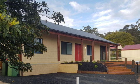 Pemberton Japanese Garden Studio - Sydney Tourism 0