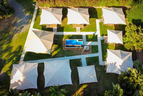 Poinciana At Cooee Bay - Sydney Tourism 1