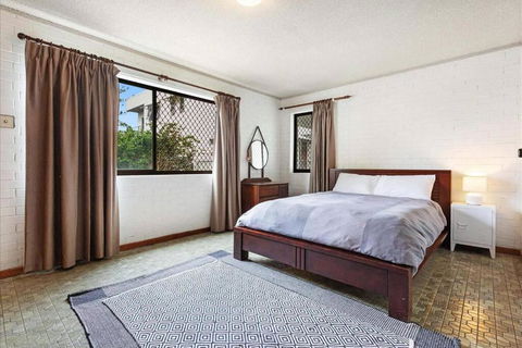 PET FRIENDLY & Super Central Retro Beach Pad! - Sydney Tourism 0