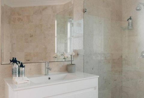Picasso Villa In Rose Bay - Sydney Tourism 1