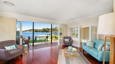 Pine Tree Cottage - Waterfront - Sydney Tourism 2