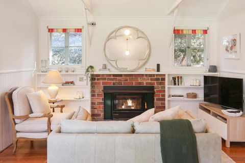 Pink Cabin By Host On The Coast - Sydney Tourism 2