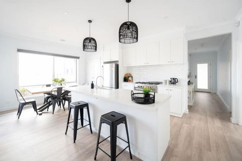 PIPER Modern Home Walk To Beach Shops Parks - Sydney Tourism 0