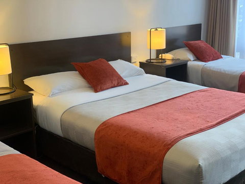 Ploughmans Motor Inn - Sydney Tourism 1