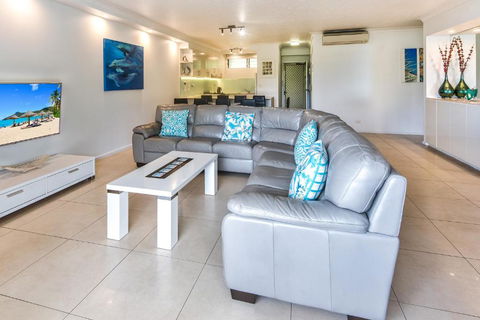POINCIANA 101 HAMILTON ISLAND CENTRALLY LOCATED 3 BEDROOM, Plus BUGGY!! - Sydney Tourism 3