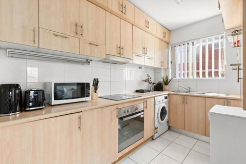 Polished 2-Bed Unit In The Heart Of Parramatta - Sydney Tourism 2