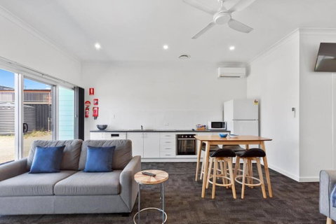 Port Lincoln Shark Apartment 4 - Sydney Tourism 1