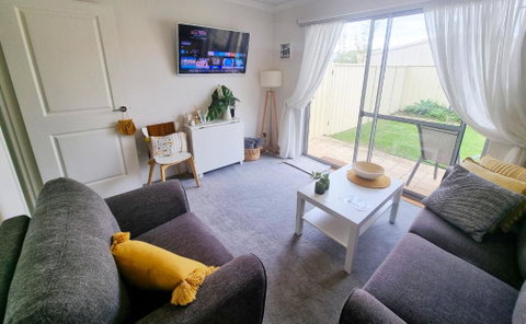 Queen Bed Apartment- No Sharing, Your Very Own Space - Sydney Tourism 1