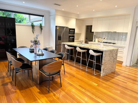 Quite Luxurious House With Pool 220m To Railway Station - Sydney Tourism 3