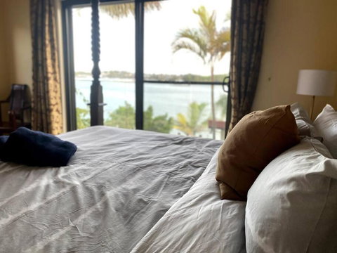 Private Beach Villa On Water\'s Edge - Sydney Tourism 2