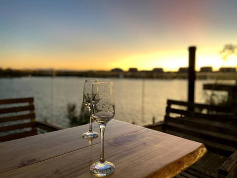 Private Beach Villa On Water\'s Edge - Sydney Tourism 3