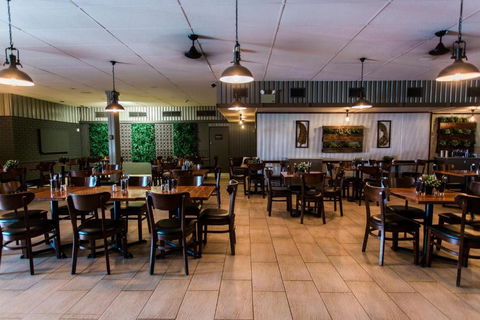 Potshot Hotel Resort - Sydney Tourism 1