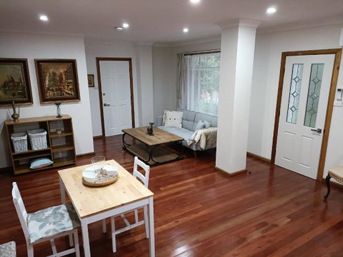 Quiet Nature-Filled Ground Floor Unit - Sydney Tourism 3