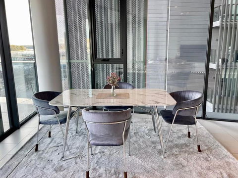 RARE Luxury Waterfront Living - Sydney Tourism 3