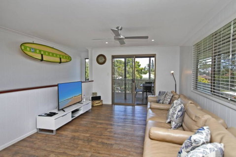 Red Door Beach House - Sydney Tourism 2