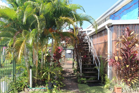 Asylum Cairns Hostel - Sydney Tourism 2