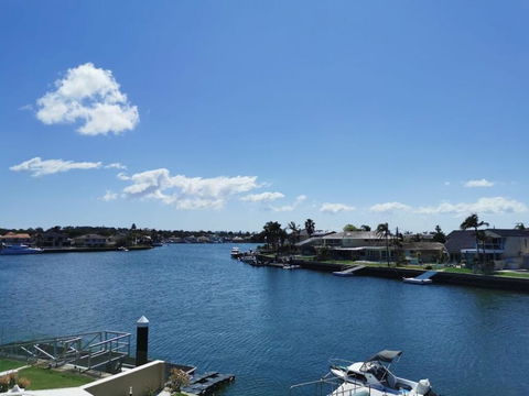Attached Self Service Waterfront Whole Villa - Sydney - Sydney Tourism 0