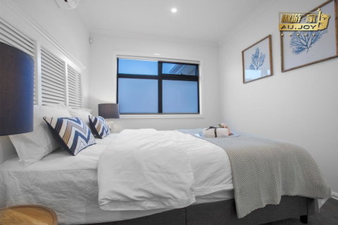 AU.JOY 3 Bed Townhouse Burwood 3 - Sydney Tourism 3