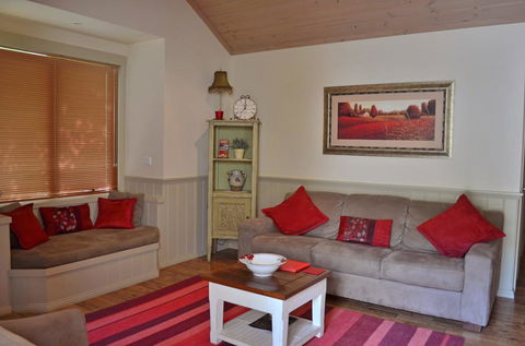 Autumn Affair Cottage 5 - Sydney Tourism 2
