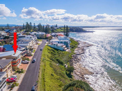 Avalon 1 - Overlooking Beautiful Convent Beach - Sydney Tourism 1
