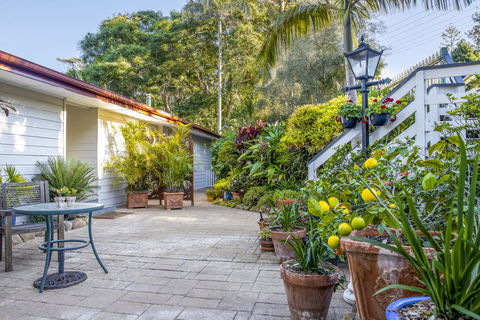Avocado Sunset Bed & Breakfast - Sydney Tourism 3