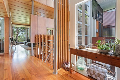 Award-winning Luxury, Noosa Heads - Sydney Tourism 1