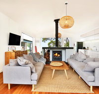 Ayana Beach House - Pet Friendly - Opposite Beach - Sydney Tourism