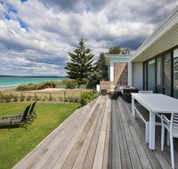 Azure Absolute Beachfront - Pet Friendly - Sydney Tourism