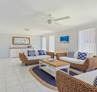 Azure Waters - perfectly positioned with ocean views - Sydney Tourism