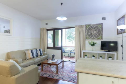 B2 Broadway Abode Close To Swan River, UWA & Hospitals - Sydney Tourism 3
