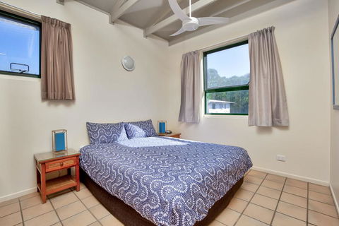 Baden 11 - Rainbow Shores, Couples Beachside Escape, Aircon, Pools - Sydney Tourism 3