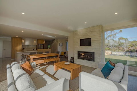 Baileys Beach House - Sydney Tourism 0