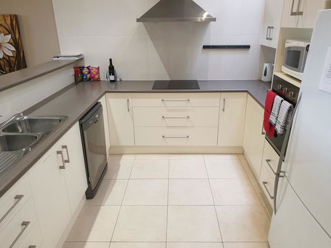 Balcony On Sixth Lodge - Sydney Tourism 1