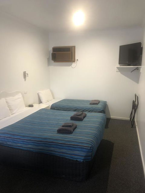 Bandicoot Motor Inn Hamilton - Sydney Tourism 1