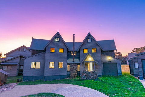 Banjo's Chalet, Alpine-getaways - Sydney Tourism 0